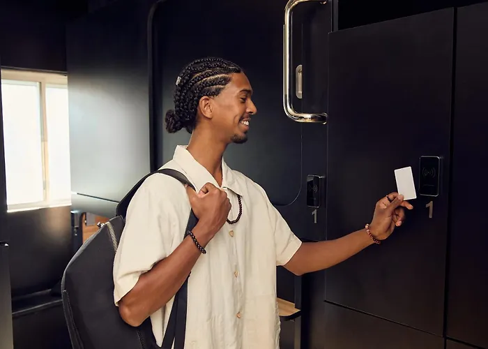 Capsule Hotel Montreal